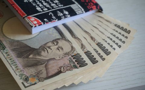 日元怎么换最划算：国内换汇、日本 ATM 取现、机场兑换对比